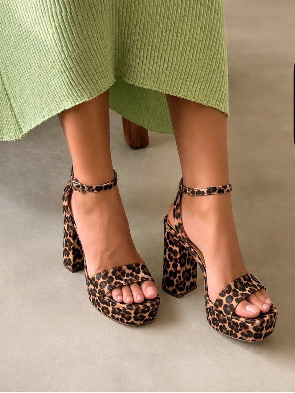 NWT Antonio Melani Seena Leopard Print Platform Dress Sandals Sz.9,5